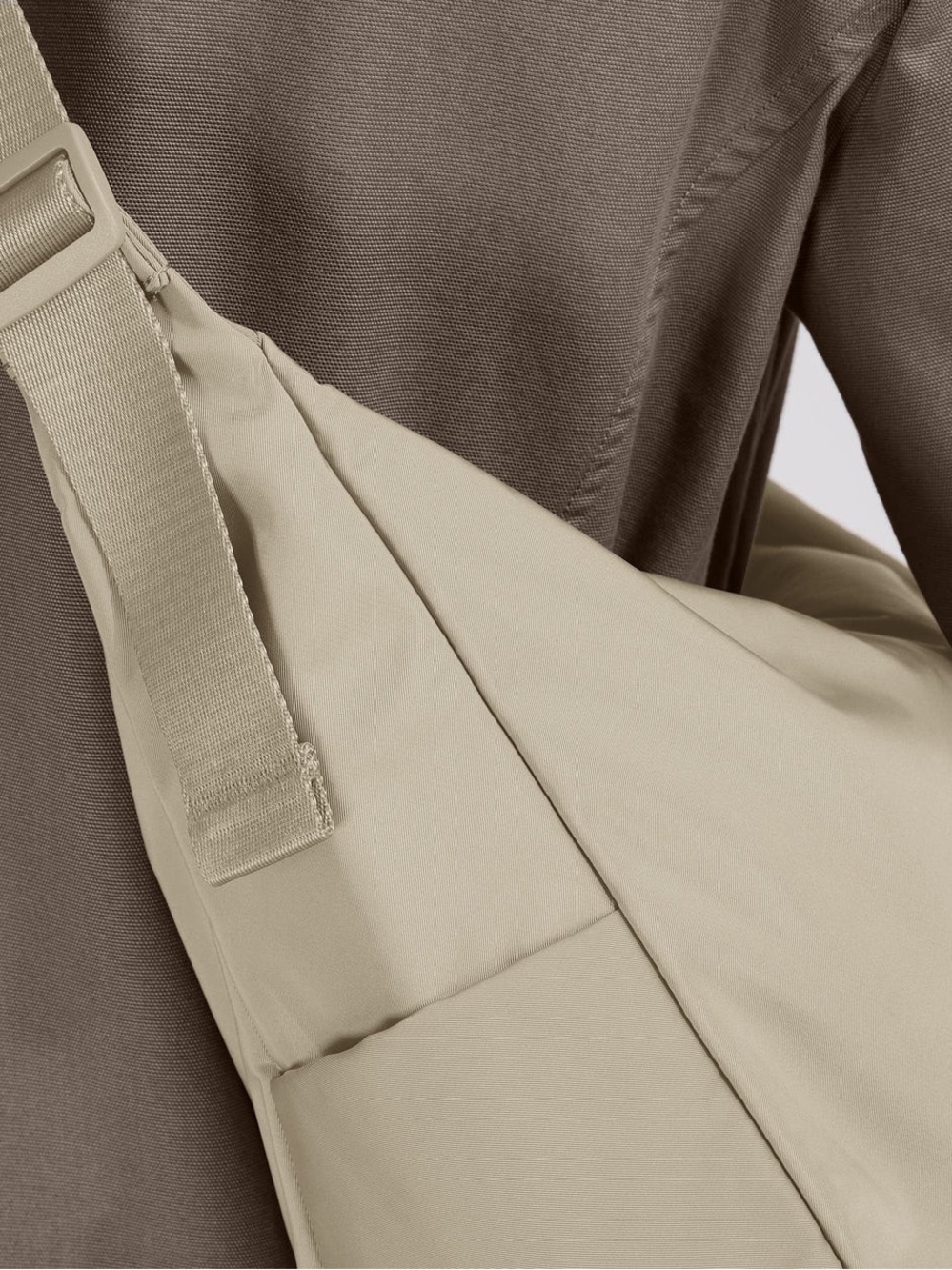AWAY | Large Featherlight Crossbody in Salt White - Picture 6 of 14